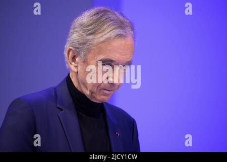 Bernard Arnault, Chairman und Chief Executive des französischen Luxuskonzerns LVMH, nimmt an einer LVMH-Veranstaltung auf der Technologie-Startups und Innovationsmesse VivaTech am 16. Mai 2022 in Paris Teil. Foto von Raphael Lafargue/ABACAPRESS.COM Stockfoto