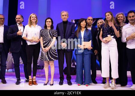 Bernard Arnault, Chairman und Chief Executive des französischen Luxuskonzerns LVMH, nimmt an einer LVMH-Veranstaltung auf der Technologie-Startups und Innovationsmesse VivaTech am 16. Mai 2022 in Paris Teil. Foto von Raphael Lafargue/ABACAPRESS.COM Stockfoto