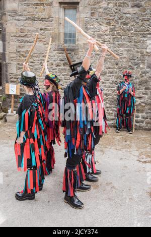 Flagcrackers of Skipton (Craven) beim Open Farm Day am 12.. Juni 2022 auf der Cappelside Farm Rathmell, Yorkshire. Stockfoto