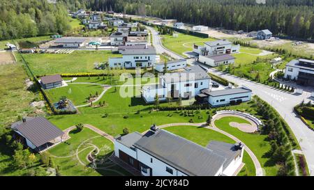 Luftaufnahmen eines teuren Landhauses Stockfoto