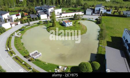 Luftaufnahmen eines teuren Landhauses Stockfoto