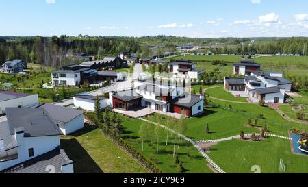 Luftaufnahmen eines teuren Landhauses Stockfoto