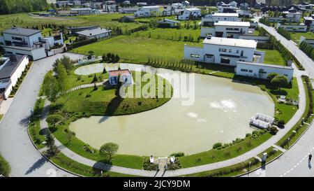 Luftaufnahmen eines teuren Landhauses Stockfoto