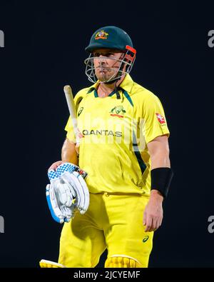 Kandy, Sri Lanka. 16.. Juni 2022. Australiens Kapitän Aaron Finch beim ODI-Cricket-Spiel 2. zwischen Sri Lanka und Australien im Pallekele International Cricket Stadium in Kandy am 16.. Juni 2022. Viraj Kothalwala/Alamy Live News Stockfoto