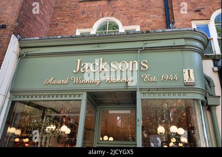 Chesterfield, Großbritannien - 14. Mai 2022: Jacksons preisgekrönte Bäckerei in Chesterfield, England Stockfoto