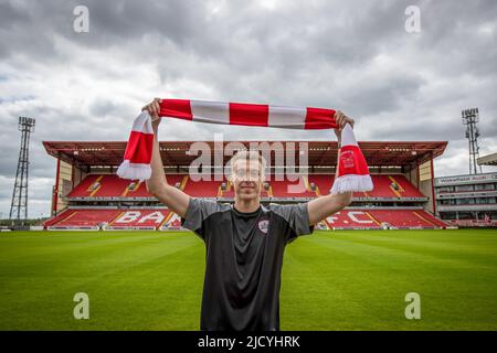 Barnsley, Großbritannien. 16.. Juni 2022. Jamie Searle unterschreibt für Barnsley FC einen freien Transfer, vorbehaltlich Freigaben. In Barnsley, Vereinigtes Königreich am 6/16/2022. (Foto von James Heaton/News Images/Sipa USA) Quelle: SIPA USA/Alamy Live News Stockfoto