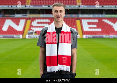 Barnsley, Großbritannien. 16.. Juni 2022. Jamie Searle unterschreibt für Barnsley FC einen freien Transfer, vorbehaltlich Freigaben. In Barnsley, Vereinigtes Königreich am 6/16/2022. (Foto von James Heaton/News Images/Sipa USA) Quelle: SIPA USA/Alamy Live News Stockfoto