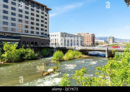 Reno ist eine Stadt in den Vereinigten Staaten, Nevada, der Hauptstadt des Washoe County am Truckee River. Stockfoto