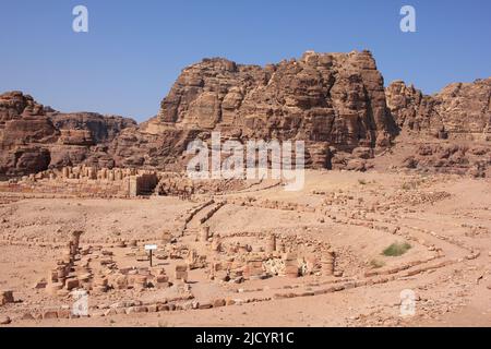 Typischer Bergblick auf den Jordan Trail von Little Petra (Siq al-Barid) nach Petra, keine Menschen Stockfoto