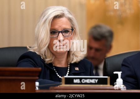 Die US-Rep. Liz Cheney (R-WY) spricht während der dritten Anhörung des House Select Committee über die Ermittlungen am 6.. Januar auf dem Capitol Hill in Washington am 16. Juni 2022. Foto von Yuri Gripas/ABACAPRESS.COM Stockfoto