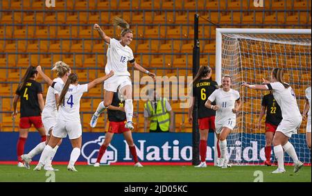 Die Engländerin Rachel Daly feiert am Donnerstag, den 16. Juni 2022, nach dem Tor während des Freundschaftsspiels zwischen der belgischen Nationalmannschaft der Frauen, den Red Flames, und der englischen Nationalmannschaft der Frauen, Lionesses, in Wolverhampton, Großbritannien. BELGA FOTO DAVID CATRY Stockfoto