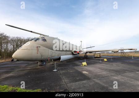 York.Yorkshire.Vereinigtes Königreich.Februar 16. 2022.Ein Nimrod-Flugzeug, das früher für die Seeaufklärung verwendet wurde, ist im Yorkshire Air Museum zu sehen Stockfoto