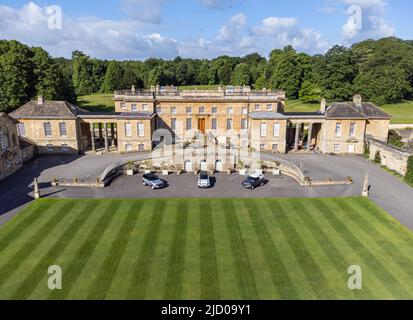 Luftdrohnenaufnahmen des Bramham Park, Yorkshire, Heimat der Lane Fox-Familie und Veranstaltungsort des Bramham International Horse Trials and Leeds Festival, Juni 2022. Stockfoto