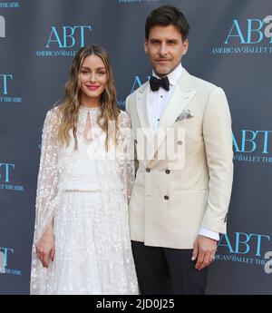 13. Juni 2022 - New York, New York - Olivia Palermo und Johannes Hübl. 2022 American Ballet Theatre Gala im David H. Koch Theatre. (Bild: © Jl/AdMedia über ZUMA Press Wire) Stockfoto