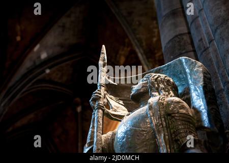 Bild der Statue der Jeanne d'Arc der kathedrale von bordeaux, entworfen von Antoine bourdelle im Jahr 1910. Sie ist Jeanne d'Arc, einer Heldin von P. Stockfoto