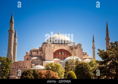 Bild der Ayasofya camii Moschee, auch Hagia Sophia Moschee genannt. Hagia Sophia offiziell die Hagia Sophia große Moschee und früher die Kirche o Stockfoto