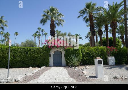 Palm Springs, California, USA 11. June 2022 Ein allgemeiner Blick auf die Atmosphäre von Jim Bakker und Tammy Faye Bakkers früherem Zuhause in 688 Vereda Sur am 11. Juni 2022 in Palm Springs, Kalifornien, USA. Foto von Barry King/Alamy Stockfoto Stockfoto