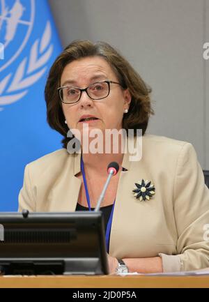 United Nations, New York, USA, 16. Juni 2022 - Ana Paula Zacarias, Ständige Vertreterin Portugals bei den Vereinten Nationen, informiert über die bevorstehende UN-Ozeankonferenz, die vom 27. Juni bis 1. Juli in Lissabon, Portugal, stattfinden wird. Foto: Luiz Rampelotto/EuropaNewswire FOTOKREDIT ERFORDERLICH. Stockfoto