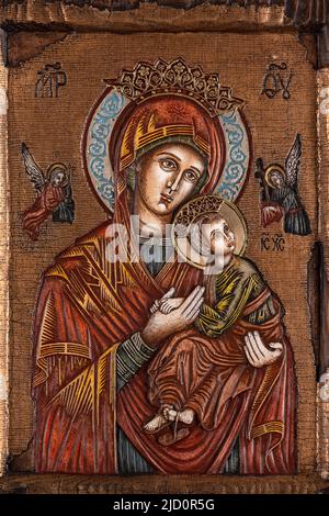 Ikone gemalt im byzantinischen oder orthodoxen Stil, die Jungfrau Maria und Jesus darstellt. Stockfoto