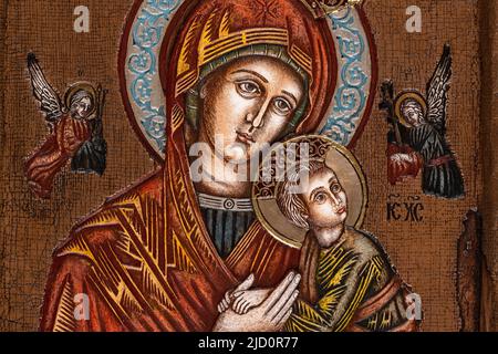 Ikone gemalt im byzantinischen oder orthodoxen Stil, die Jungfrau Maria und Jesus darstellt. Stockfoto