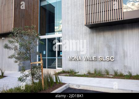 Im Juni 2022 wurde der neue Mona-Club an den nördlichen Stränden von Sydney offiziell eröffnet, der neue Club mit Blick auf den Strand von Mona-Club in Sydney Stockfoto