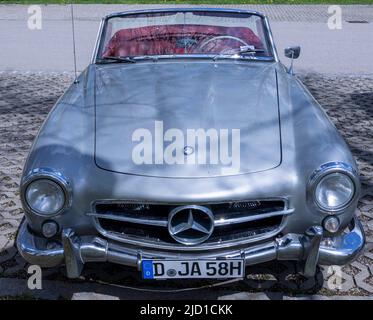 Mercedes-Benz 190 SL (W121), ein zweitüriger Luxus-Roadster, Bayern, Deutschland Stockfoto