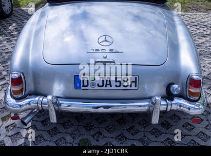 Mercedes-Benz 190 SL (W121), ein zweitüriger Luxus-Roadster, Bayern, Deutschland Stockfoto