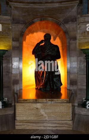 Grab von Manuel Belgrano im Flaggendenkmal, Monumento Historico Nacional a la Bandera, Rosario, Provinz Santa Fe, Argentinien Stockfoto