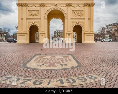 Potsdam, Poczdam, Deutschland - 2019. März: Brandenburger Tor von der Stadtseite von Carl von Gontard - ist eines der drei erhaltenen Tore von Potsdam. Stockfoto