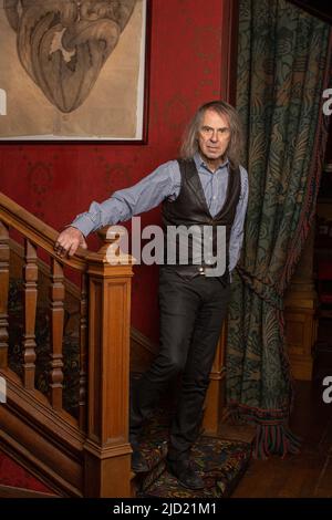 Ivor Braka Kunsthändler in seinem Haus in Cadogan Square, London, Großbritannien Stockfoto