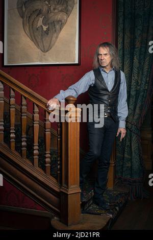 Ivor Braka Kunsthändler in seinem Haus in Cadogan Square, London, Großbritannien Stockfoto