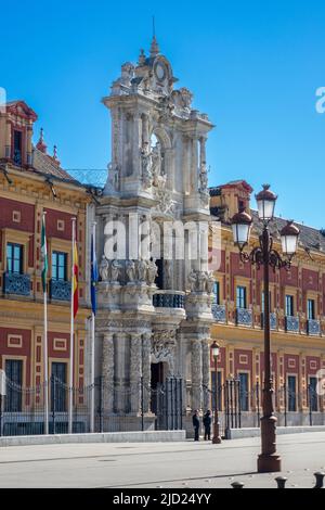 Churrigueresque Spanish Baroque Eingang zum San Telmo Palast Eine ehemalige Universität Ausbildung Matrosen jetzt der Sitz der Präsidentschaft der andalusischen AUT Stockfoto