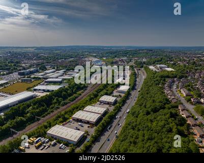 Etruira Valley Link Road und Wolstanton Retail Park, aus der Luft, Luftdrohne Stockfoto