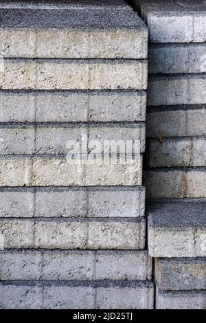 Nahaufnahme von übereinander gestapelten Steinplatten Stockfoto