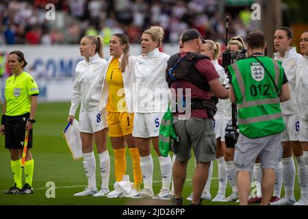 Donnerstag, 16.. Juni 2022. Hymnen. England gegen Belgien. Internationale Freundlichkeit im Molineux Stadium (Wolverhampton, UK). Stockfoto