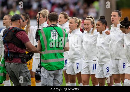 Donnerstag, 16.. Juni 2022. Hymnen. England gegen Belgien. Internationale Freundlichkeit im Molineux Stadium (Wolverhampton, UK). Stockfoto