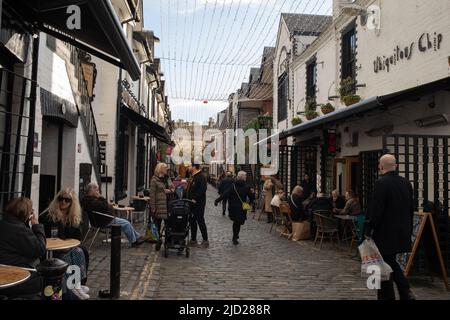 Ashton Lane, in Glasgow, Schottland, 8. April 2022. N55 52,510' W4 17,564' Stockfoto