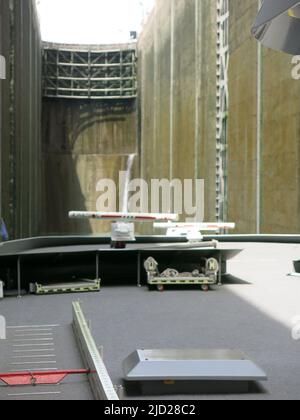 Die BolleneEcluseSchleuse an der Rhone ist mit 23 Metern die tiefste