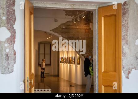 Ausstellung des berühmten Fotografen Steve Mc Curry im Palazzo delle Albere, einem Renaissance-Gebäude in Trient, Trentino-Südtirol Stockfoto