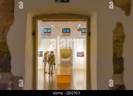 Ausstellung des berühmten Fotografen Steve Mc Curry im Palazzo delle Albere, einem Renaissance-Gebäude in Trient, Trentino-Südtirol Stockfoto