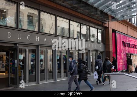 Outside Buchanan Gallerien in der Buchanan Street, in Glasgow, Schottland, 8. April 2022. N55 51,812' W4 15,188' Stockfoto