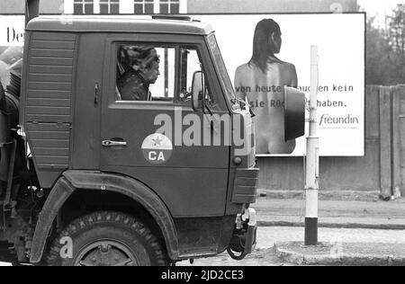 - Sowjetische Soldaten in der Stadt Riesa (DDR), Mai 1991 - militari sovietici di stanza nella citta' di Riesa (Repubblica Democratica Tedesca), maggio 1991 Stockfoto