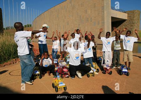 Mitglieder des Humanity's Team Südafrika bei der internationalen Versammlung im Freedom Park, Pretoria/Tshwane, Gauteng, Südafrika. Stockfoto