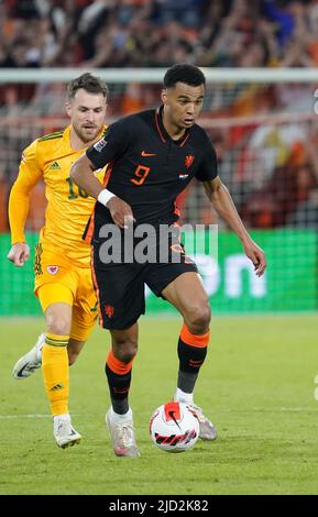 Cody Gakpo der Niederlandewährend des UEFA Nations League-, League A-, Gruppe-4-Spiels zwischen den Niederlanden und Wales am 11. Juni 2022 im Feijenoord De Kuip-Stadion in Rotterdam, Niederlande Foto von SCS/Soenar Chamid/AFLO (HOLLAND OUT) Stockfoto