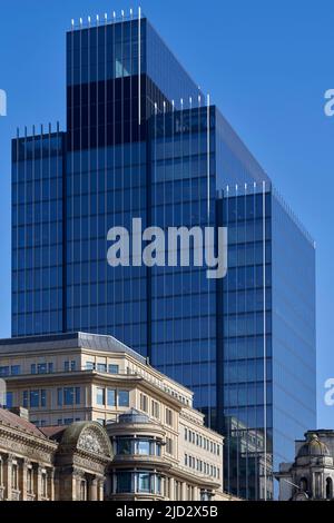 Enge Aussicht auf die oberen Stockwerke. 103 Colmore Row, Birmingham, Großbritannien. Architekt: Doone Silver Kerr, 2022. Stockfoto