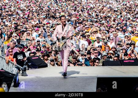 Landgraaf, Belgien. 17.. Juni 2022. 2022-06-17 16:10:45 LANDGRAAF - Danny Vera führt während des ersten Tages des Pinkpop Musikfestivals durch. ANP PAUL BERGEN netherlands Out - belgium Out Credit: ANP/Alamy Live News Stockfoto