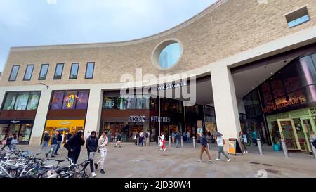 Westgate Shopping Centre Oxford - OXFORD, Großbritannien - 10. JUNI 2022 Stockfoto