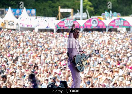 Landgraaf, Belgien. 17.. Juni 2022. 2022-06-17 16:13:49 LANDGRAAF - Danny Vera führt während des ersten Tages des Pinkpop Musikfestivals durch. ANP PAUL BERGEN netherlands Out - belgium Out Credit: ANP/Alamy Live News Stockfoto