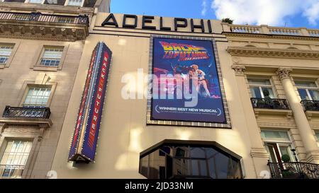 Zurück in die Zukunft Musical im Adelphi Theater in London - LONDON, Großbritannien - 9. JUNI 2022 Stockfoto