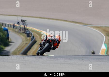 Hohenstein Ernstthal, Deutschland. Juni 17. 2022. MotoGP Liqui Moly Motorrad Grand Prix Deutschland auf dem Sachsenring, Hohenstein-Ernstthal, Deutschland. Bild: Während des zweiten Trainings Credit: Piotr Zajac/Alamy Live News Stockfoto